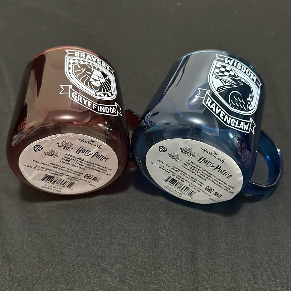 2 Hallmark Harry Potter Gryffindor and Ravenclaw Glass Mugs
